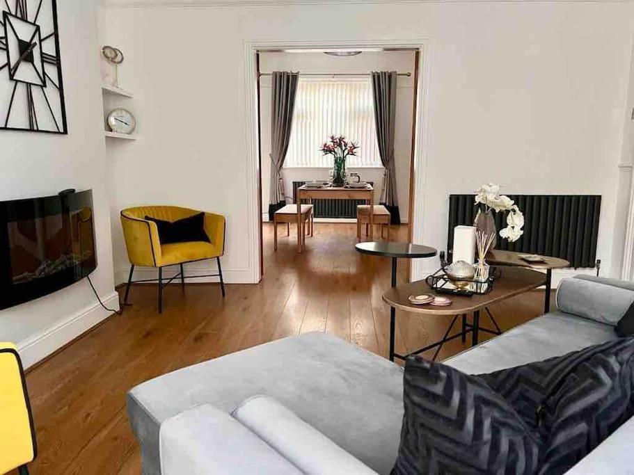 Anfield Home Sleeps 5 Close To Lfc Free Parking Liverpool Luaran gambar