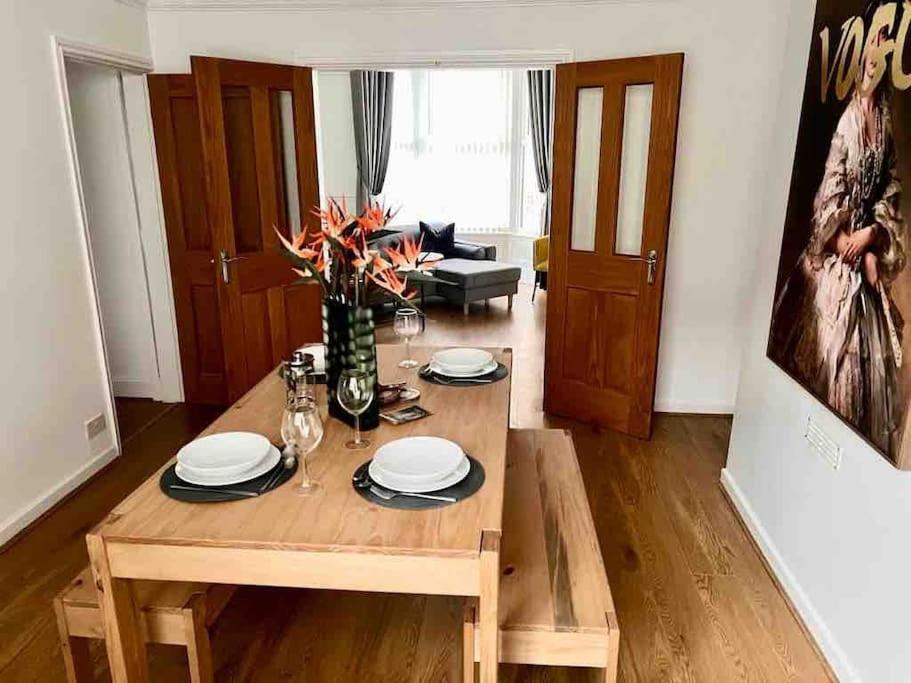 Anfield Home Sleeps 5 Close To Lfc Free Parking Liverpool Luaran gambar
