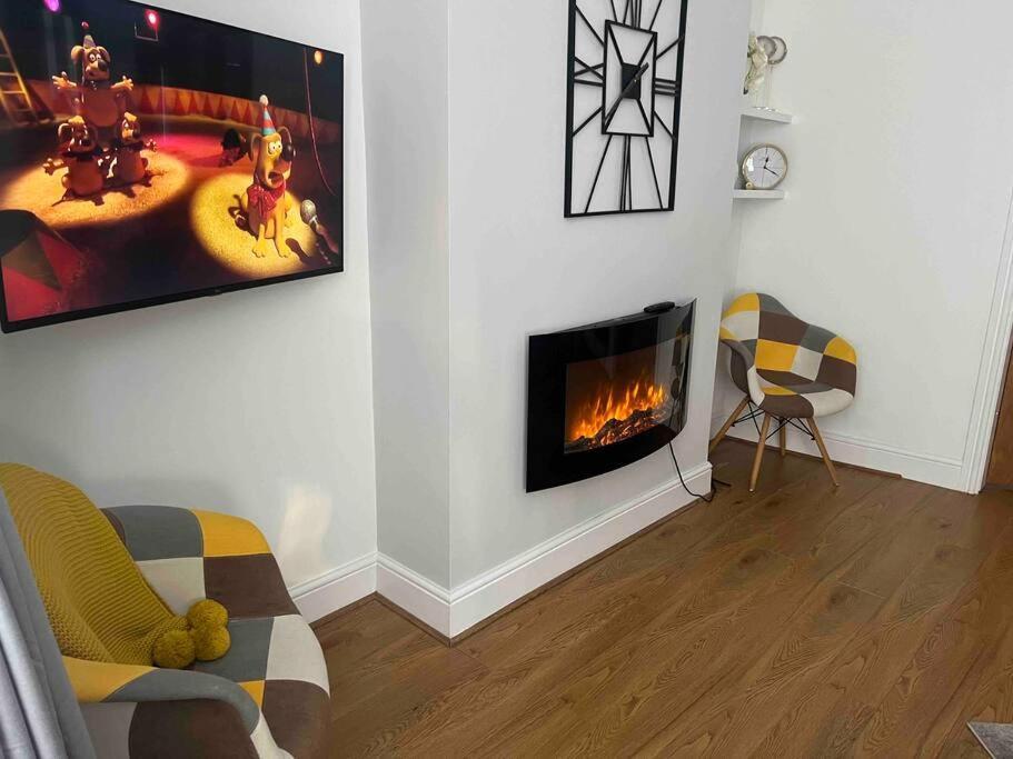 Anfield Home Sleeps 5 Close To Lfc Free Parking Liverpool Luaran gambar