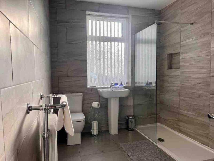 Anfield Home Sleeps 5 Close To Lfc Free Parking Liverpool Luaran gambar