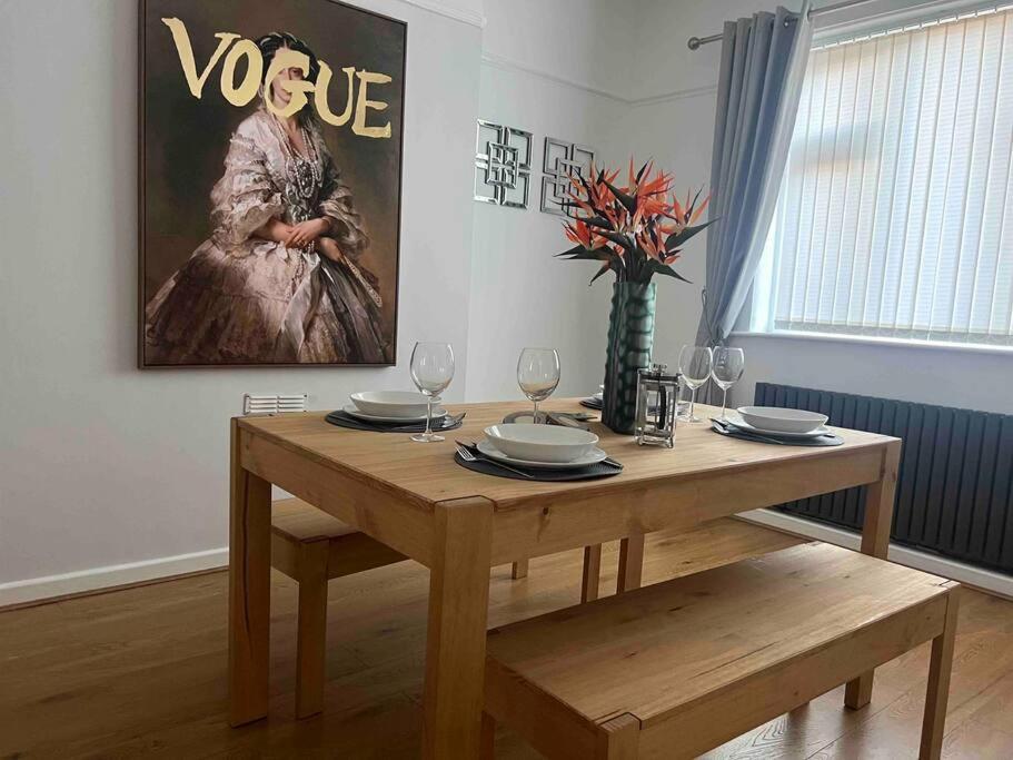 Anfield Home Sleeps 5 Close To Lfc Free Parking Liverpool Luaran gambar